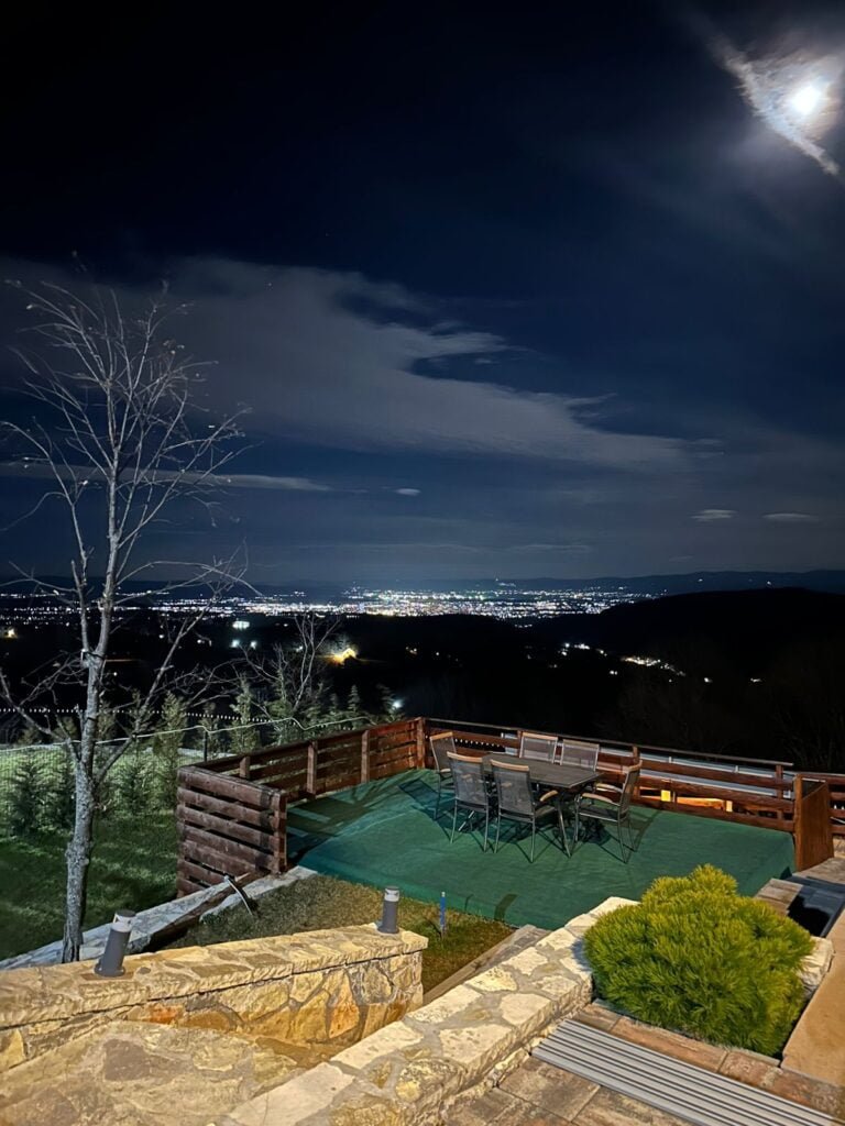 Villa me qera Jezerc
