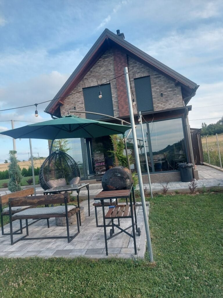 Villa me qera Jezerc