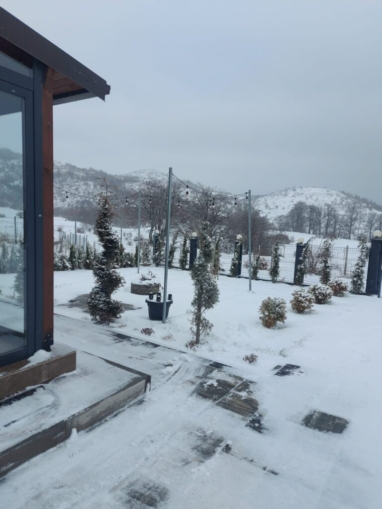 Villa me qera Jezerc