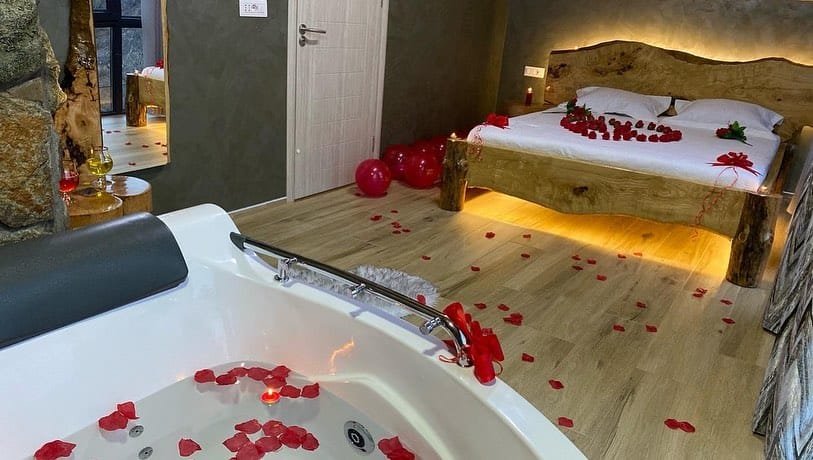 VIlla me qera Jezerc