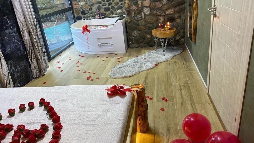VIlla me qera Jezerc