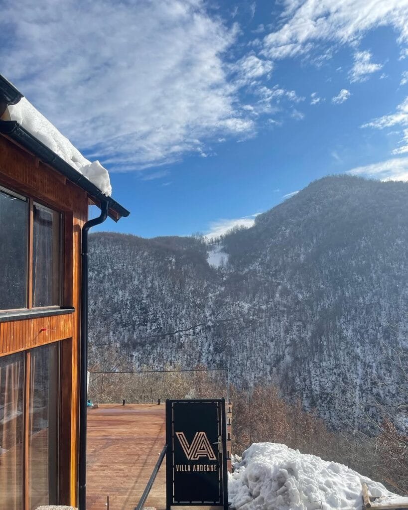 Villa me qera Jezerc